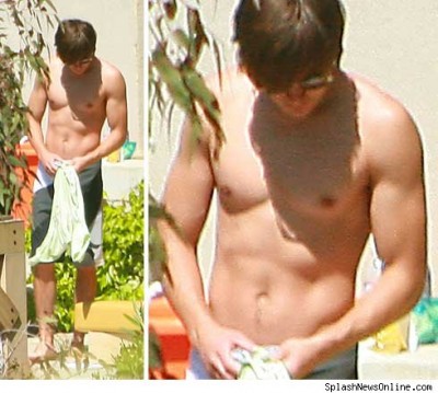 zac-efron-waxed-chest