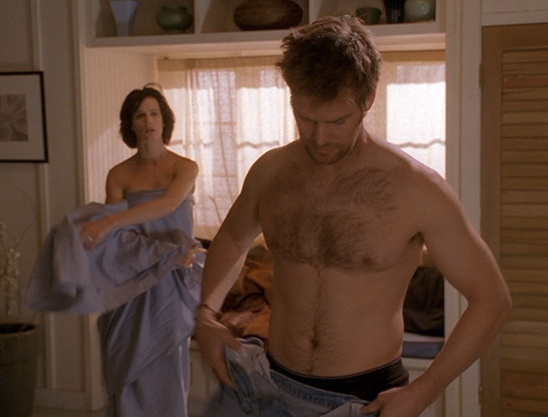 Peter Krause Shows Naked Butt