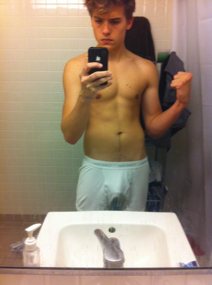 Dylan Sprouse Bulge