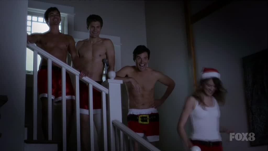Shirtless Celebs In Pretty Little Liars