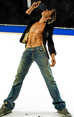 Garrett Hedlund Shirtless And Sexy